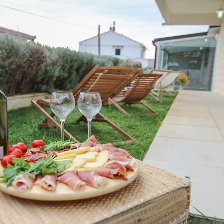 Eco Eclectic Villa With Pool ソリン エクステリア 写真
